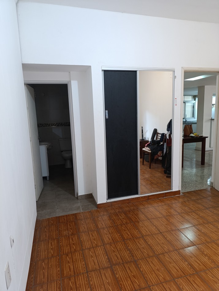 SALON COMERCIAL CON VIVIENDA EN LA MEJOR ZONA DE SANTO TOME