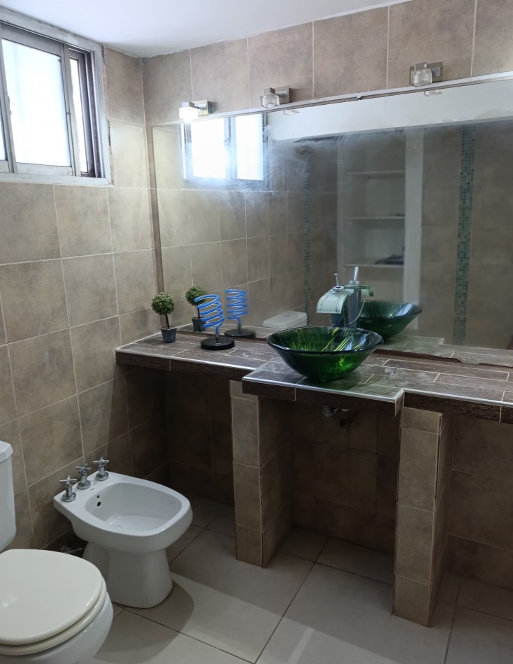 SALON COMERCIAL CON VIVIENDA EN LA MEJOR ZONA DE SANTO TOME