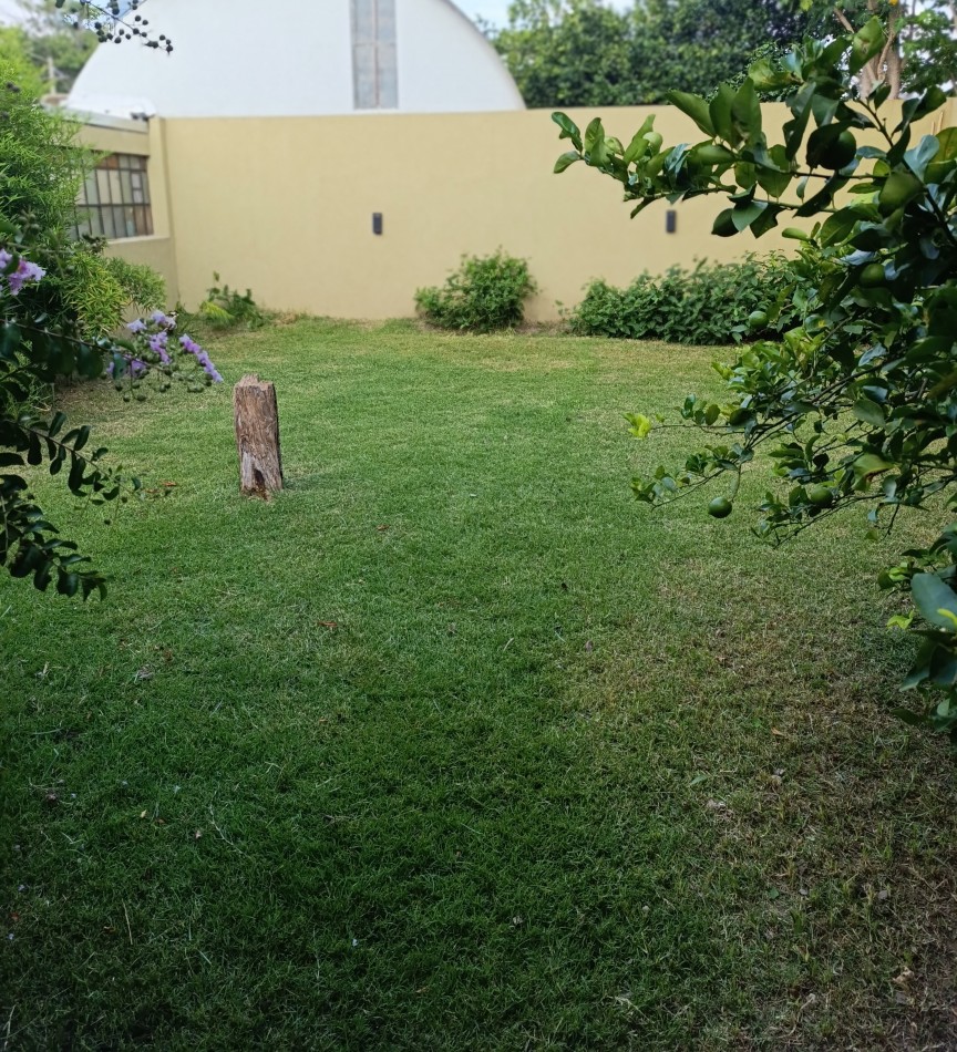 SALON COMERCIAL CON VIVIENDA EN LA MEJOR ZONA DE SANTO TOME