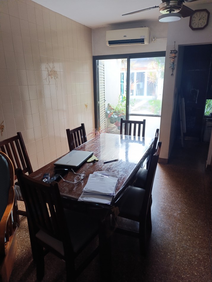 CASA CON GRAN TERRENO A METROS DE GRAL PAZ