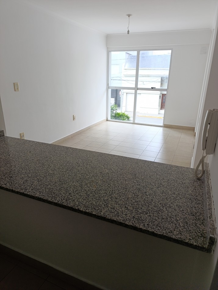 EXCELENTE DEPARTAMENTO ZONA CENTRO