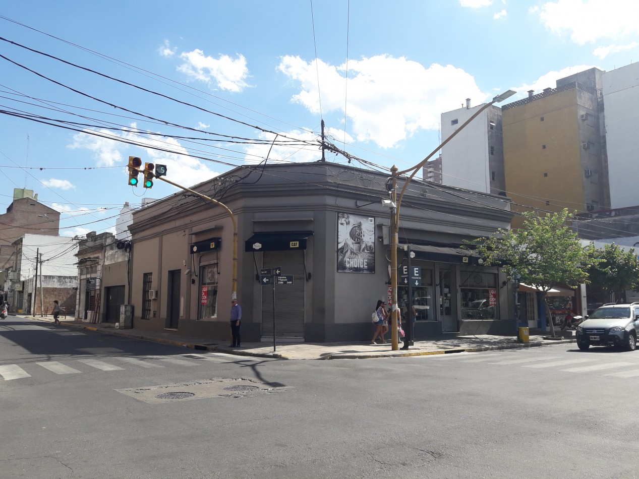 EXCELENTE ESQUINA COMERCIAL