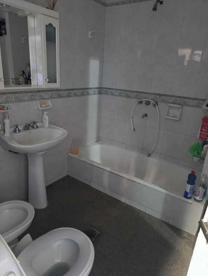 CASA EN CALLE FRANCIA AL 1900