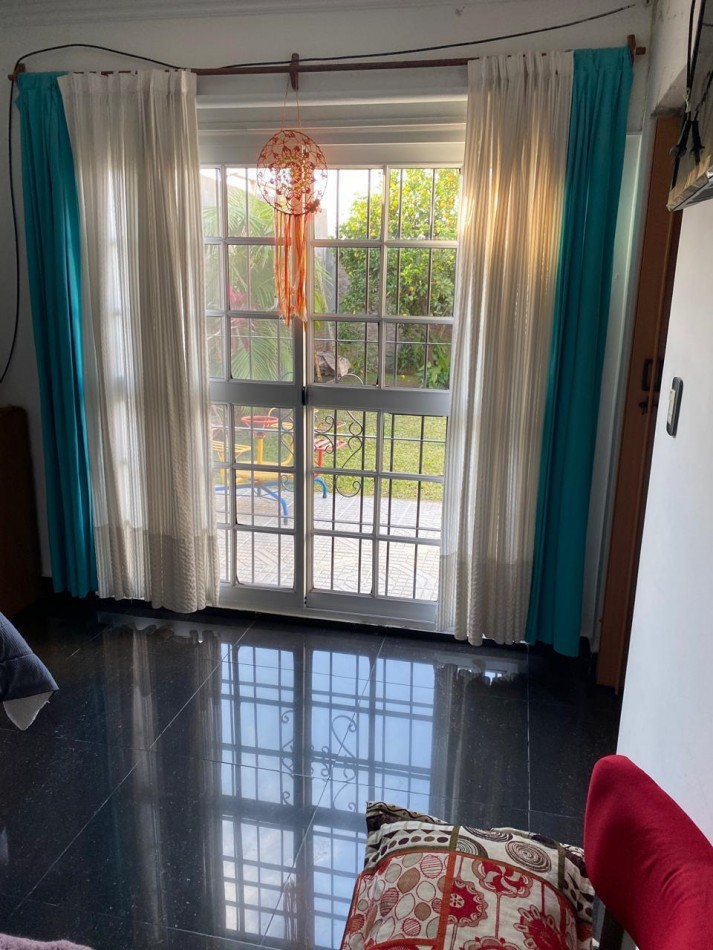 CASA CON GRAN TERRENO BARRIO M.SELVA