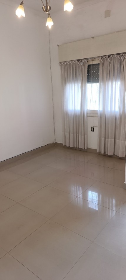 CASA CON GRAN TERRENO BARRIO M.SELVA
