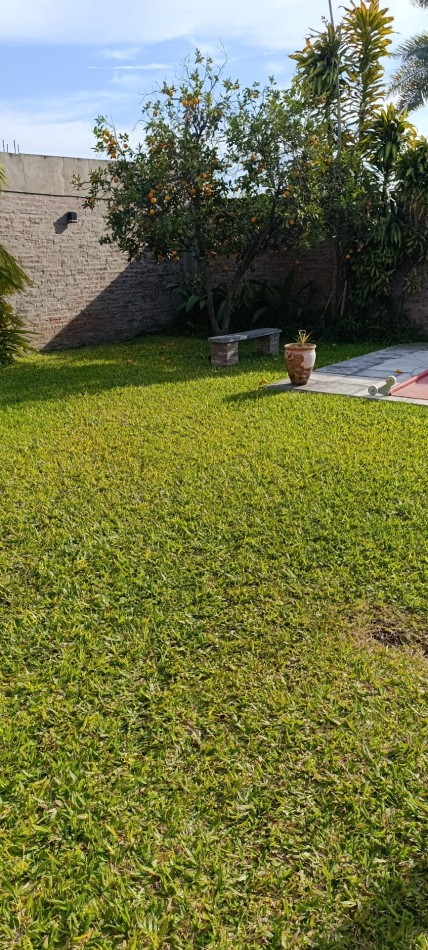 CASA CON GRAN TERRENO BARRIO M.SELVA