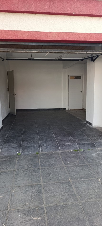 CASA CON GRAN TERRENO BARRIO M.SELVA