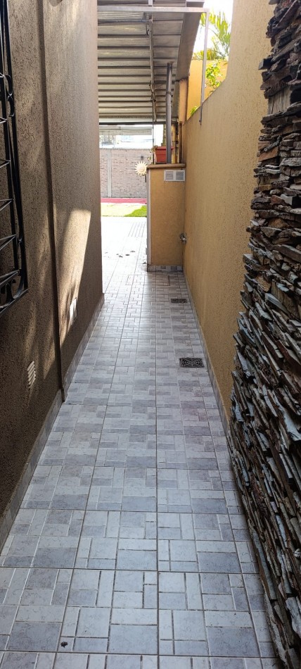 CASA CON GRAN TERRENO BARRIO M.SELVA