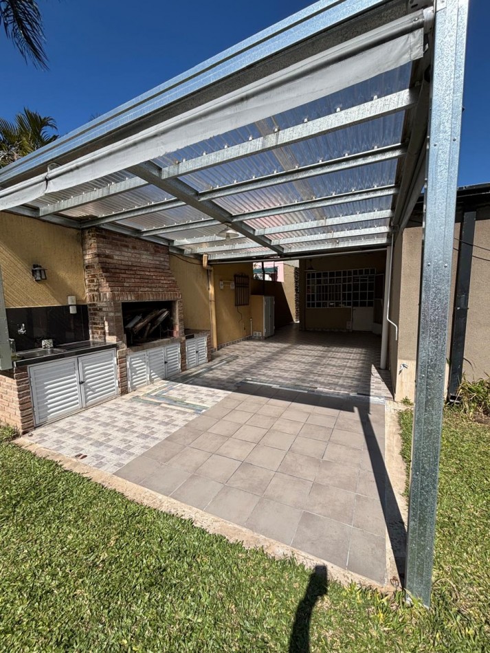 CASA CON GRAN TERRENO BARRIO M.SELVA