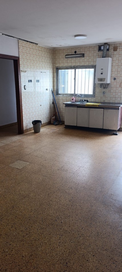 GALPON + VIVIENDA SOBRE AV. FREYRE