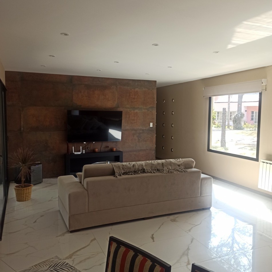 COUNTRY EL PINAR CASA DE CATEGORIA