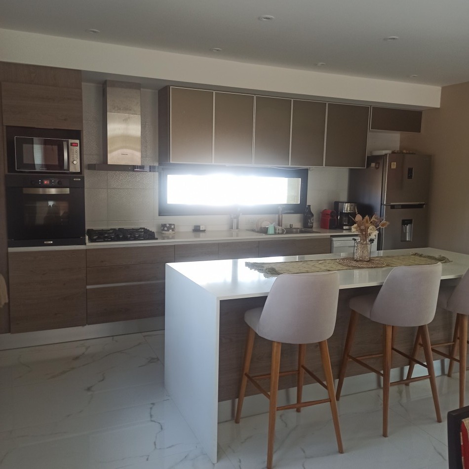 COUNTRY EL PINAR CASA DE CATEGORIA