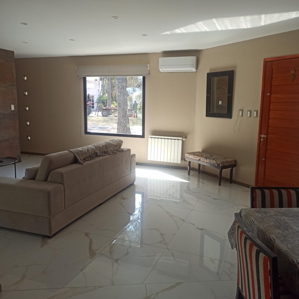 COUNTRY EL PINAR CASA DE CATEGORIA