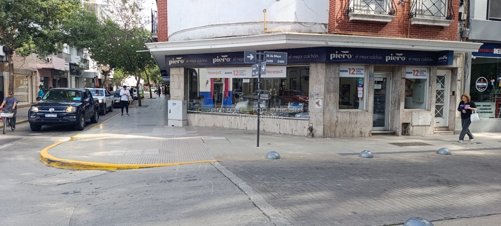 IMPORTANTE ESQUINA COMERCIAL