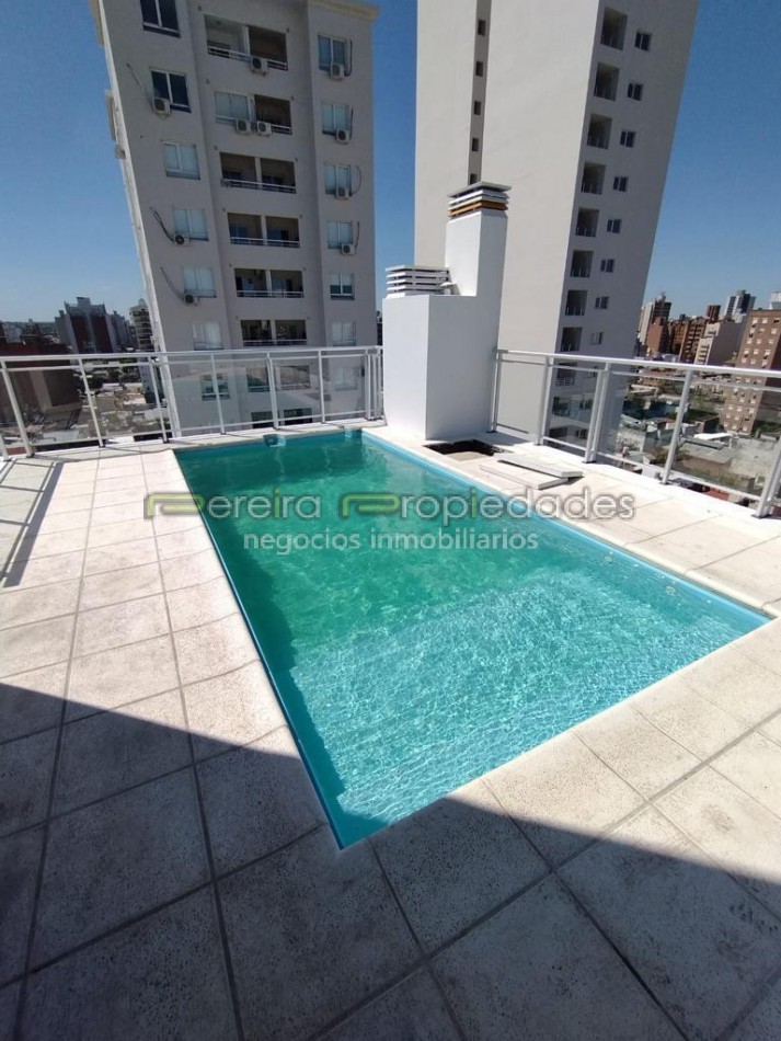 UN DORMITORIO AL FRENTE CON GRAN TERRAZA