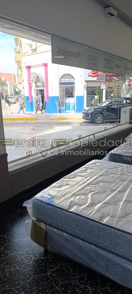 IMPORTANTE ESQUINA COMERCIAL