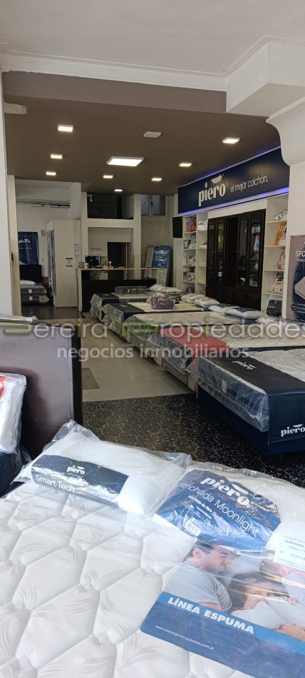 IMPORTANTE ESQUINA COMERCIAL