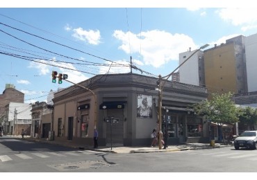 EXCELENTE ESQUINA COMERCIAL